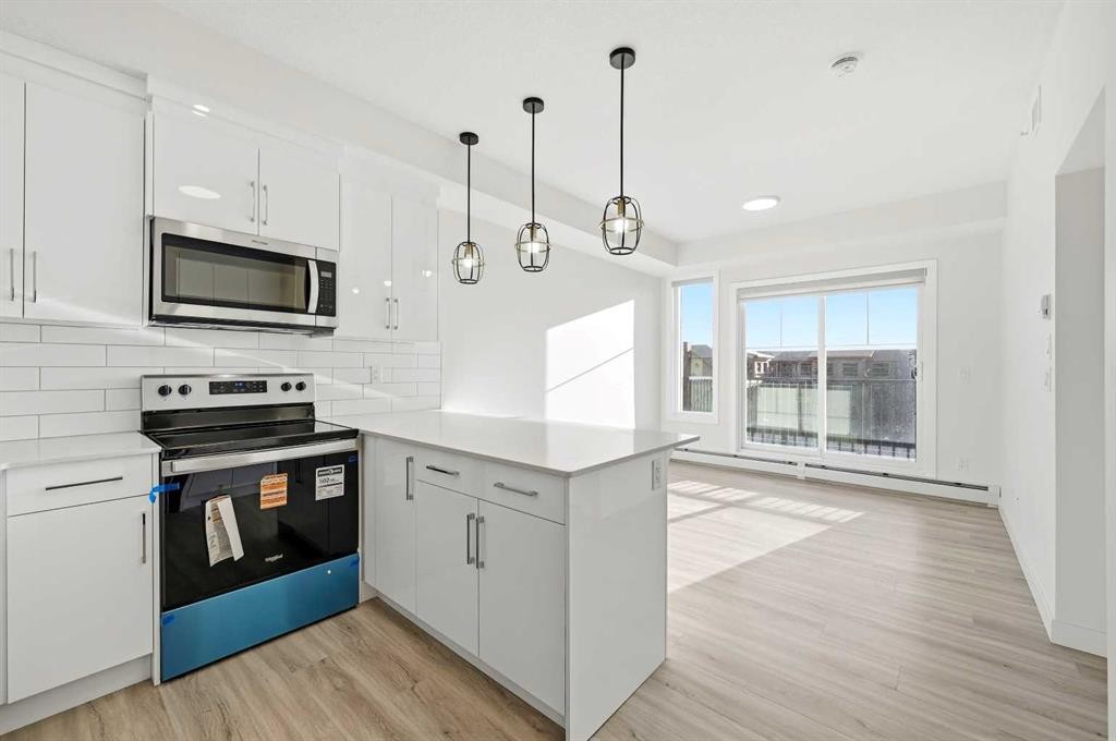 2425-15 Skyview Point Crescent Ne, Calgary, AB - Indoor Photo Showing Kitchen With Upgraded Kitchen