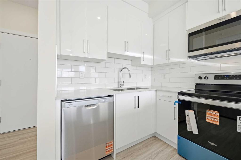 2425-15 Skyview Point Crescent Ne, Calgary, AB - Indoor Photo Showing Kitchen With Upgraded Kitchen