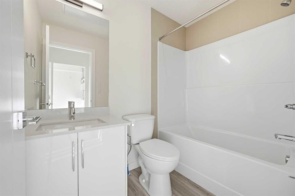2425-15 Skyview Point Crescent Ne, Calgary, AB - Indoor Photo Showing Bathroom