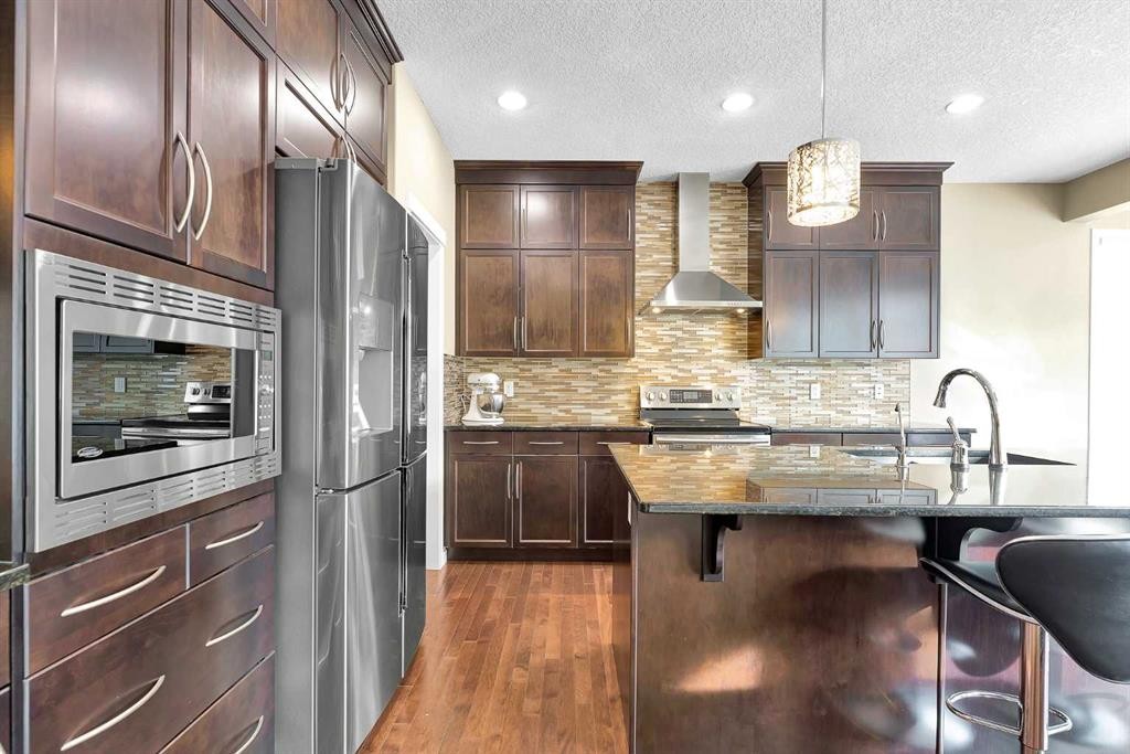 88 Nolanfield Crescent Nw, Calgary, AB - Indoor Photo Showing Kitchen With Stainless Steel Kitchen With Upgraded Kitchen
