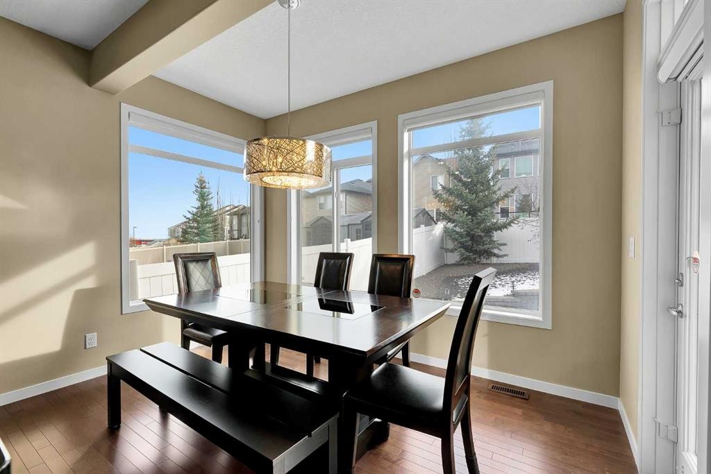 88 Nolanfield Crescent Nw, Calgary, AB - Indoor Photo Showing Dining Room