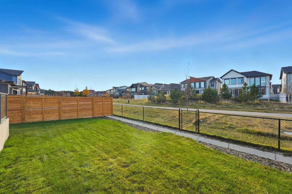 65 Rowmont Link Nw, Calgary, AB - Outdoor