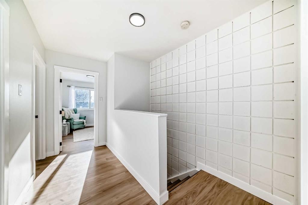 146-2211 19 Street Ne, Calgary, AB - Indoor Photo Showing Other Room