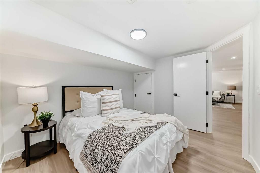 146-2211 19 Street Ne, Calgary, AB - Indoor Photo Showing Bedroom