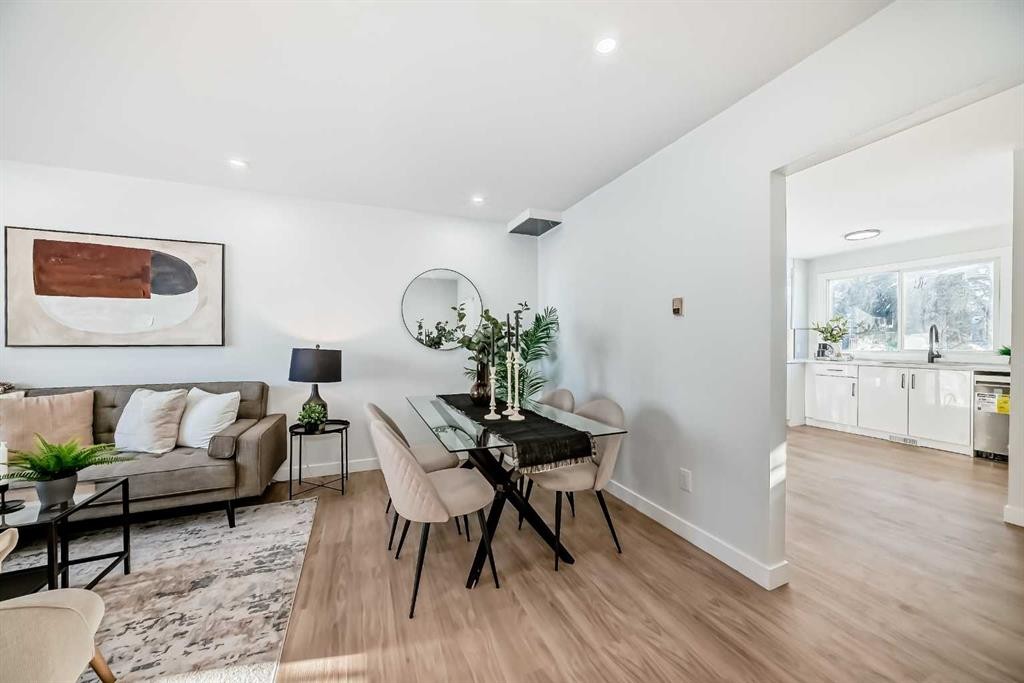 146-2211 19 Street Ne, Calgary, AB - Indoor Photo Showing Other Room