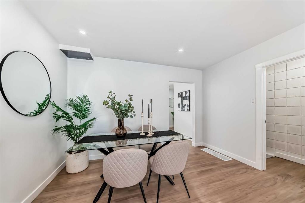 146-2211 19 Street Ne, Calgary, AB - Indoor