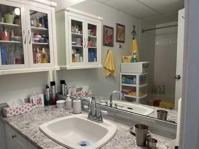 101-4814 46 Street, Red Deer, AB - Indoor Photo Showing Bathroom