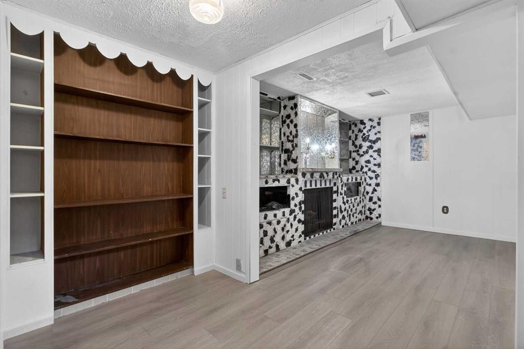 3283 Dover Ridge Drive Se, Calgary, AB - Indoor Photo Showing Other Room