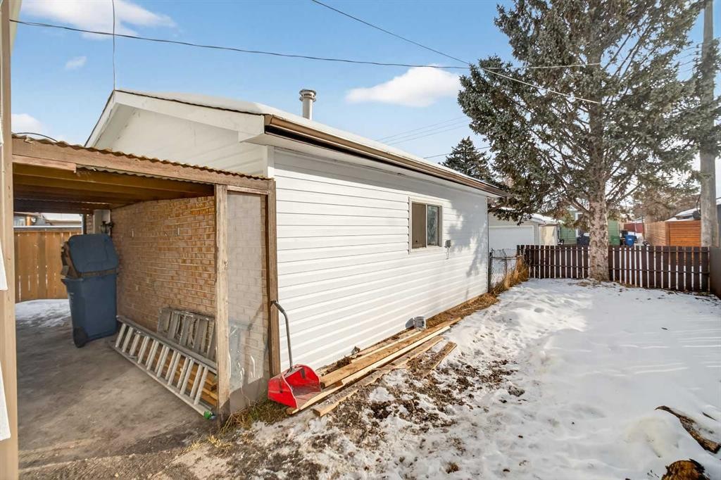 3283 Dover Ridge Drive Se, Calgary, AB - Outdoor With Exterior