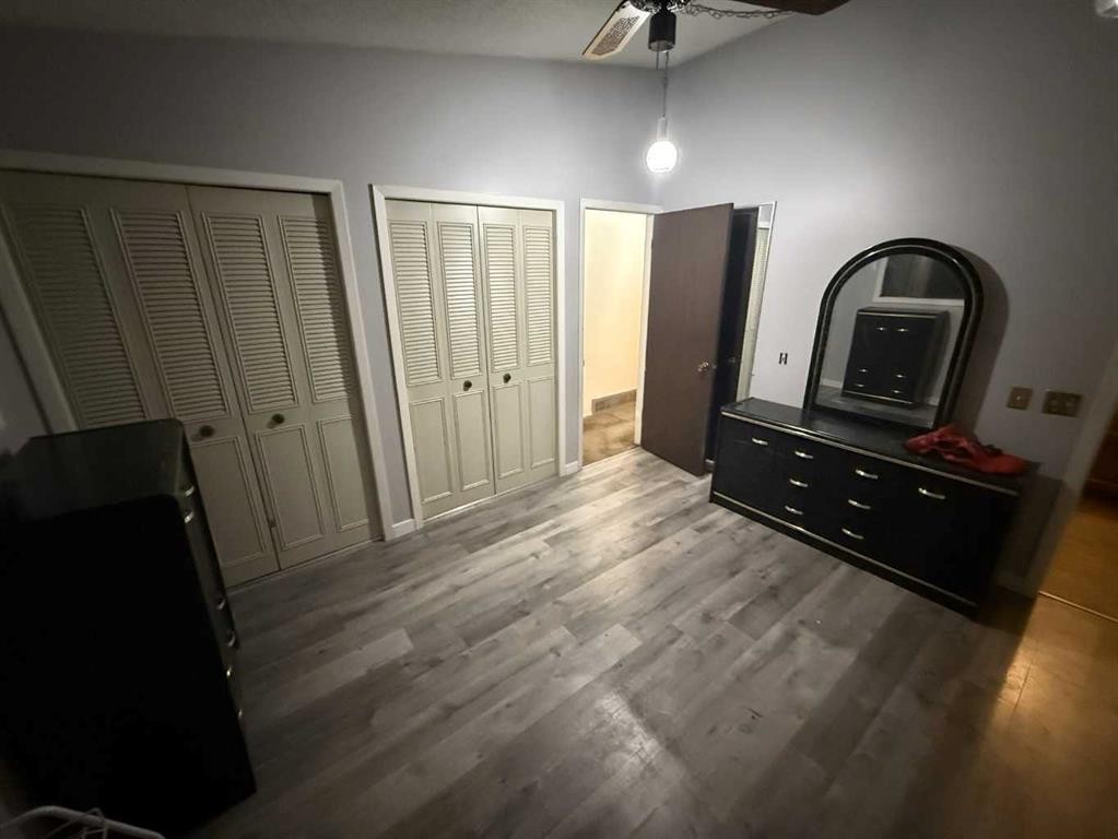 24 Bermuda Road Nw, Calgary, AB - Indoor Photo Showing Other Room