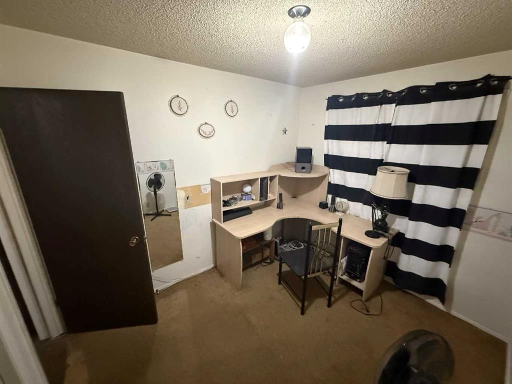 24 Bermuda Road Nw, Calgary, AB - Indoor