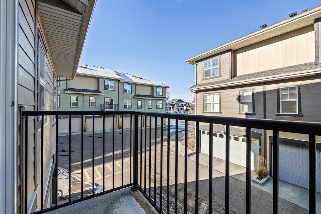 4 Evanscrest Gardens Nw, Calgary, AB - Outdoor With Exterior