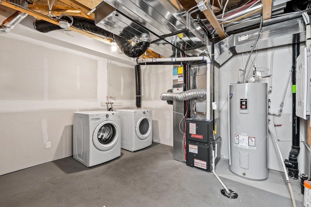 4 Evanscrest Gardens Nw, Calgary, AB - Indoor Photo Showing Laundry Room