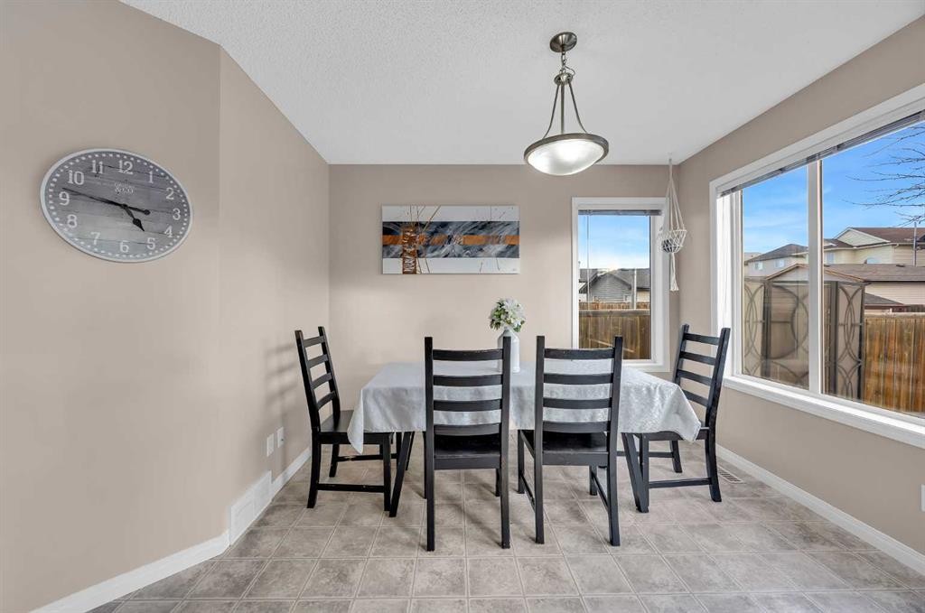 26 Saddlemead Close Ne, Calgary, AB - Indoor Photo Showing Dining Room