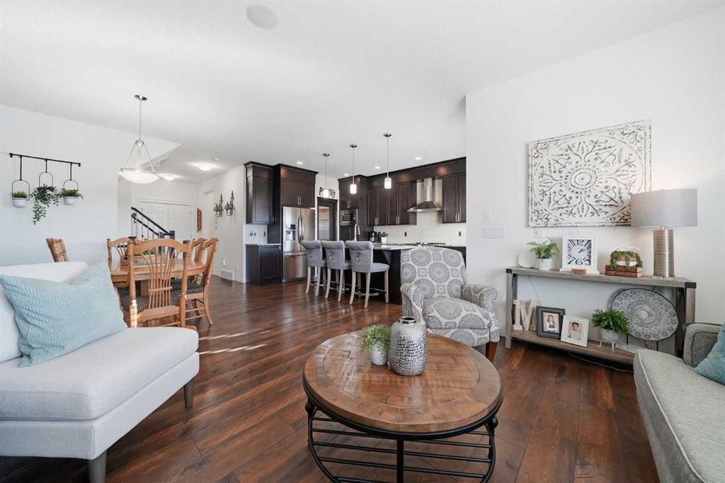 60 Walden Parade Se, Calgary, AB - Indoor Photo Showing Living Room