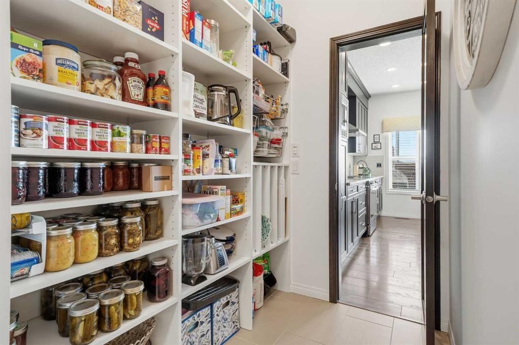 60 Walden Parade Se, Calgary, AB - Indoor Photo Showing Other Room