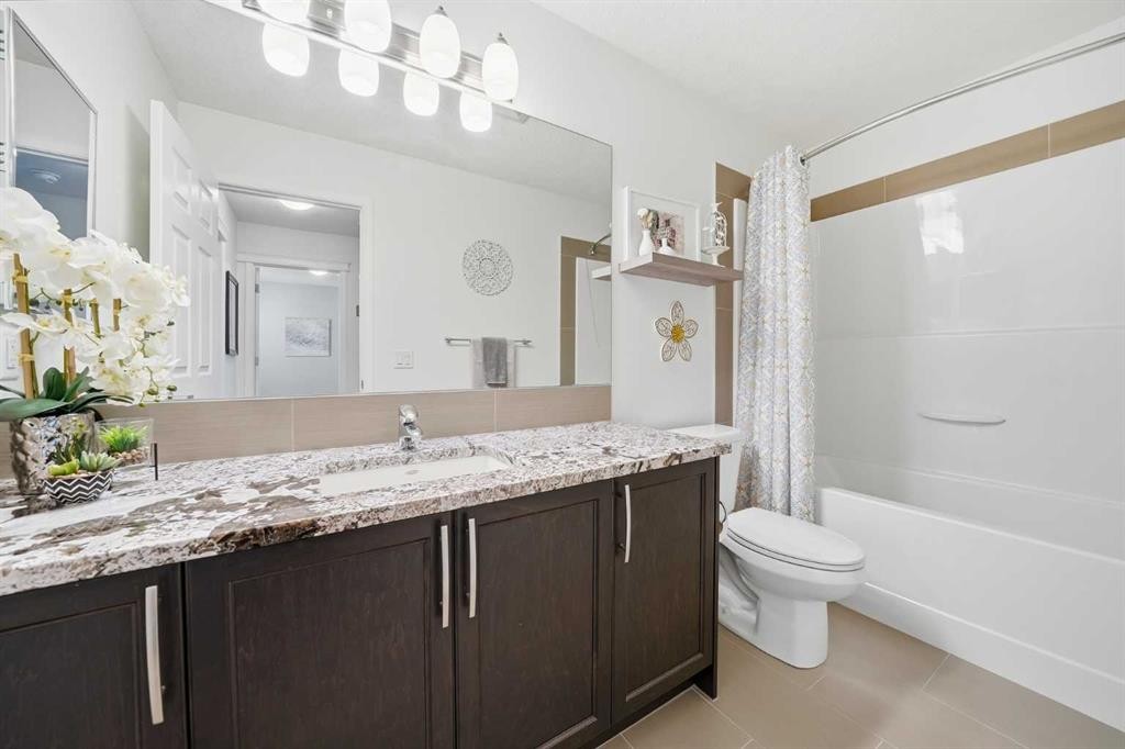 60 Walden Parade Se, Calgary, AB - Indoor Photo Showing Bathroom