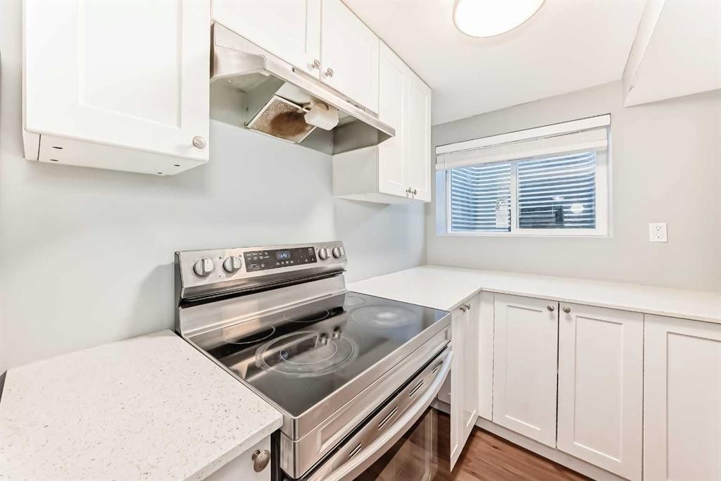 63 Falshire Place Ne, Calgary, AB - Indoor Photo Showing Kitchen