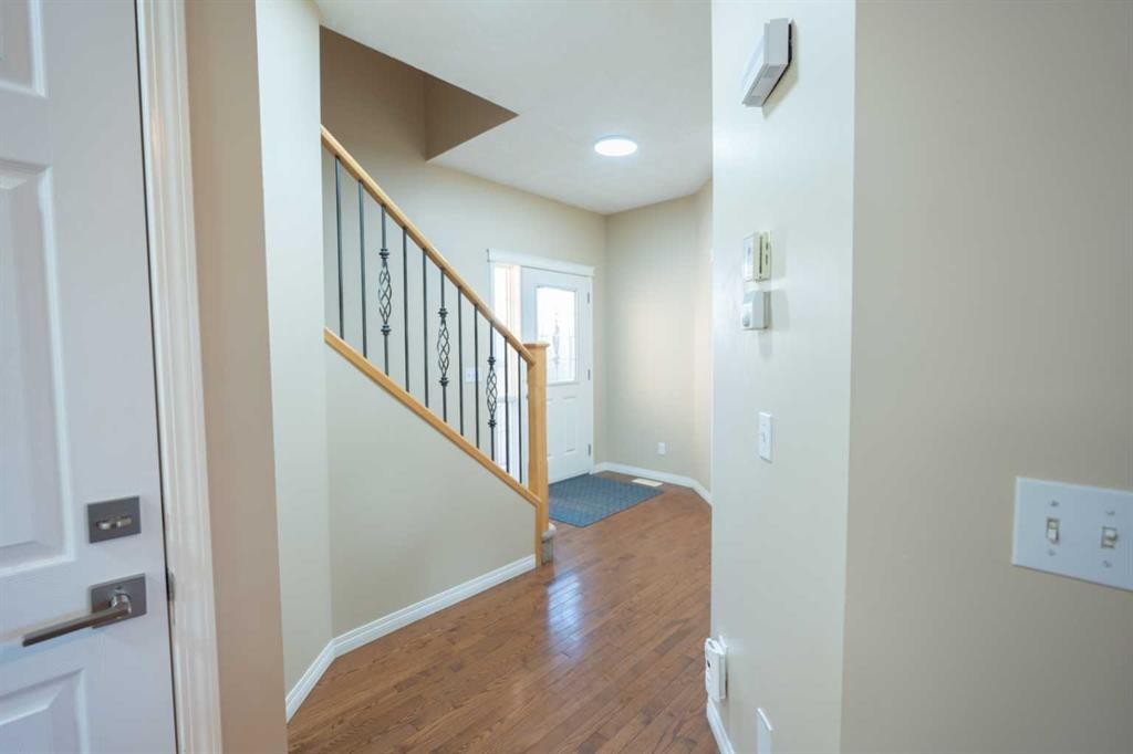 306 Rockyspring Circle Nw, Calgary, AB - Indoor Photo Showing Other Room