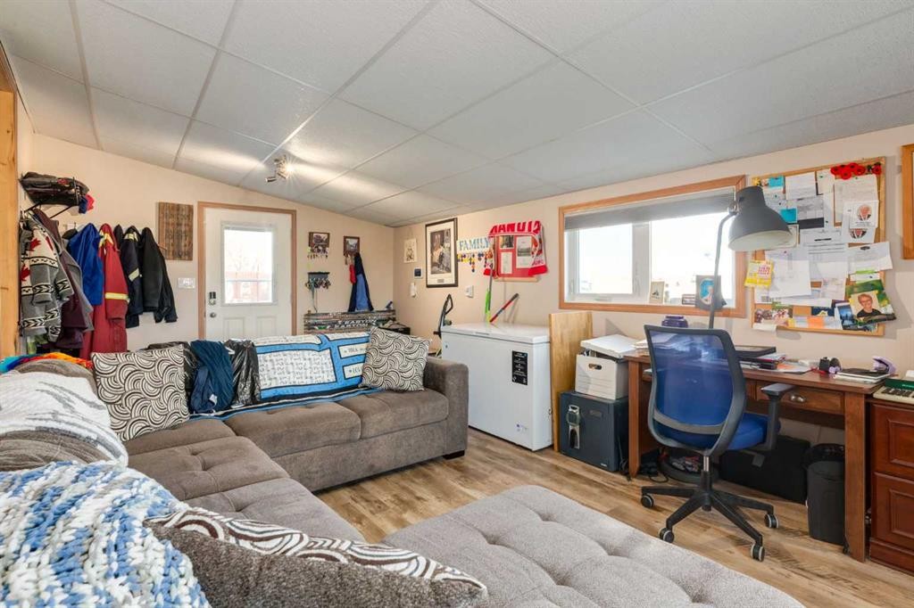 129-181043 Highway 550, Bassano, AB - Indoor