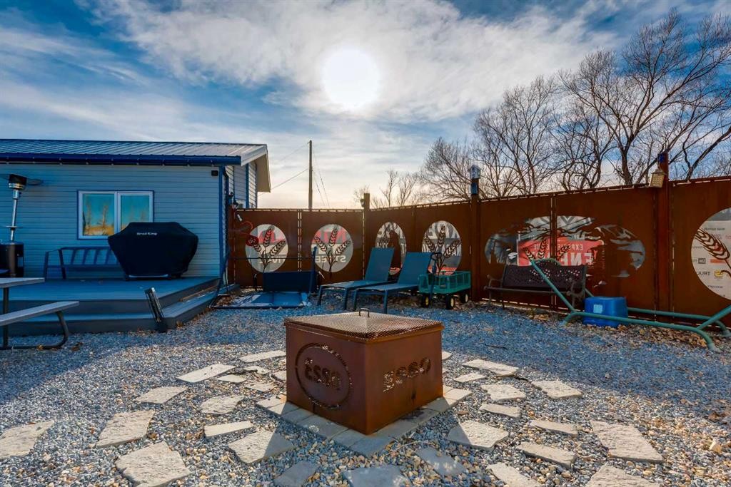 129-181043 Highway 550, Bassano, AB - Outdoor With Deck Patio Veranda