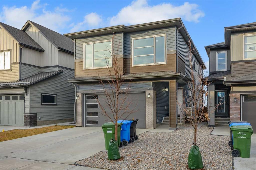 704 Creekstone Circle Sw, Calgary, AB - Outdoor With Facade