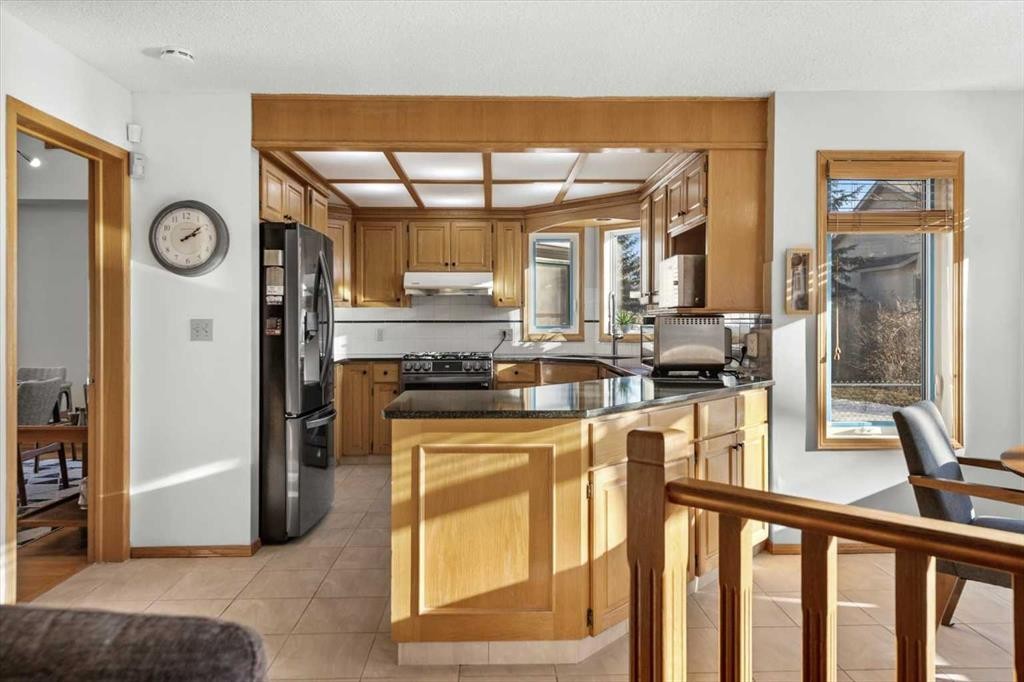 332 Hawkstone Close Nw, Calgary, AB - Indoor