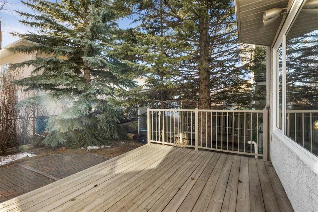 332 Hawkstone Close Nw, Calgary, AB - Outdoor With Deck Patio Veranda