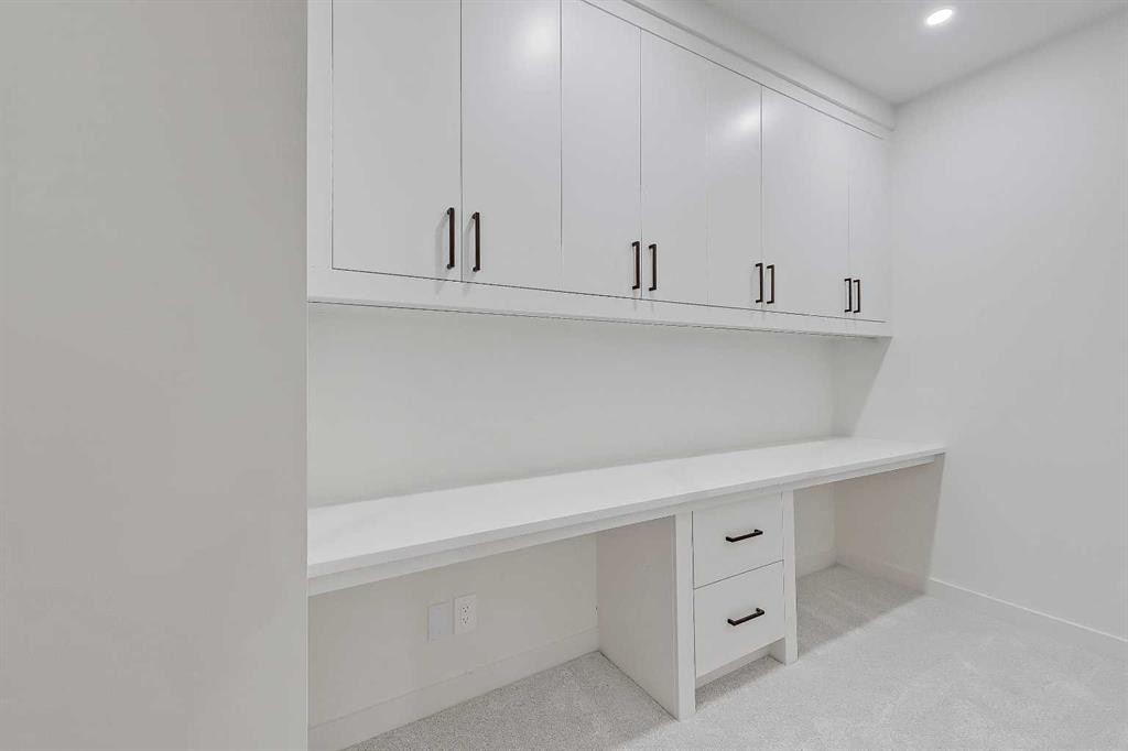 5020 21A Street Sw, Calgary, AB - Indoor