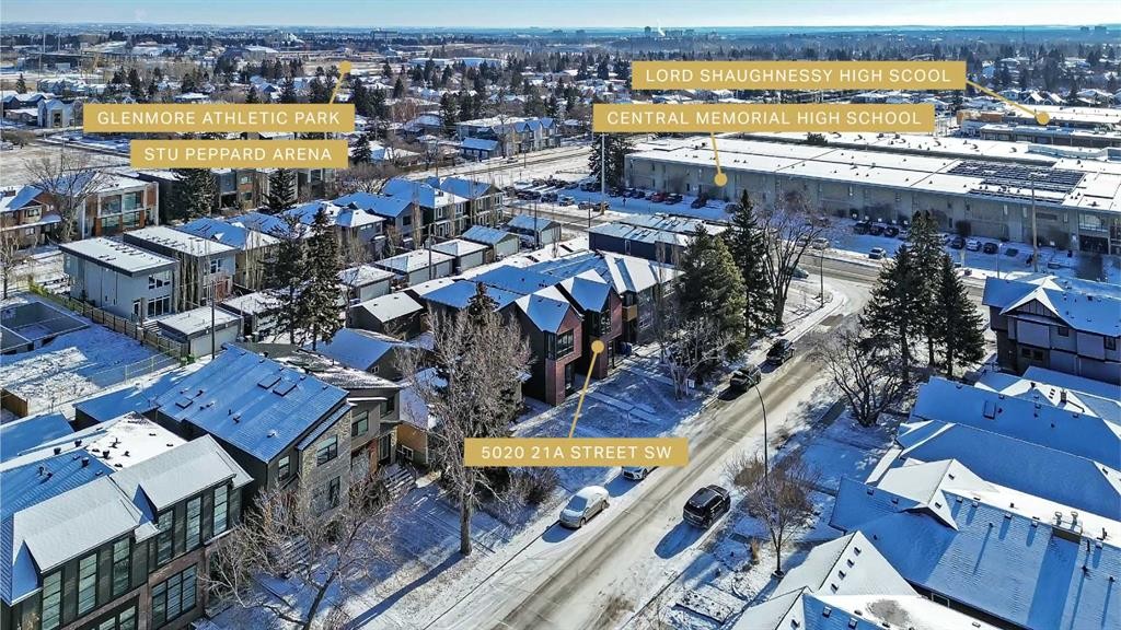 5020 21A Street Sw, Calgary, AB - Outdoor With View