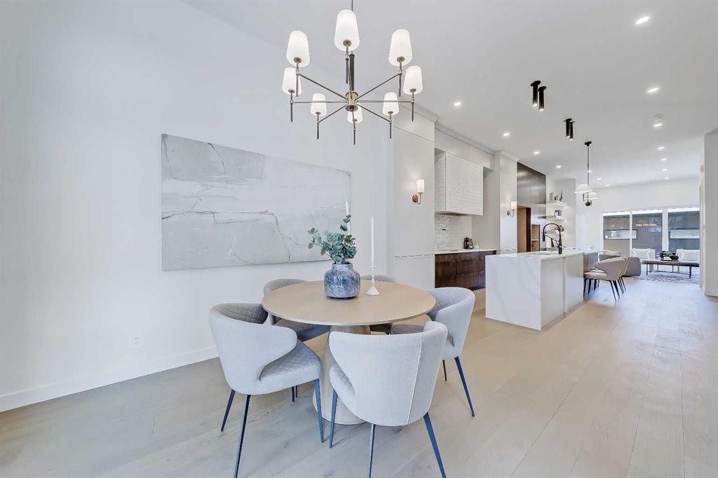 5020 21A Street Sw, Calgary, AB - Indoor Photo Showing Dining Room
