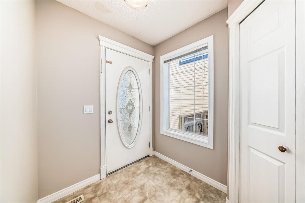 269 Covewood Circle Ne, Calgary, AB - Indoor Photo Showing Other Room