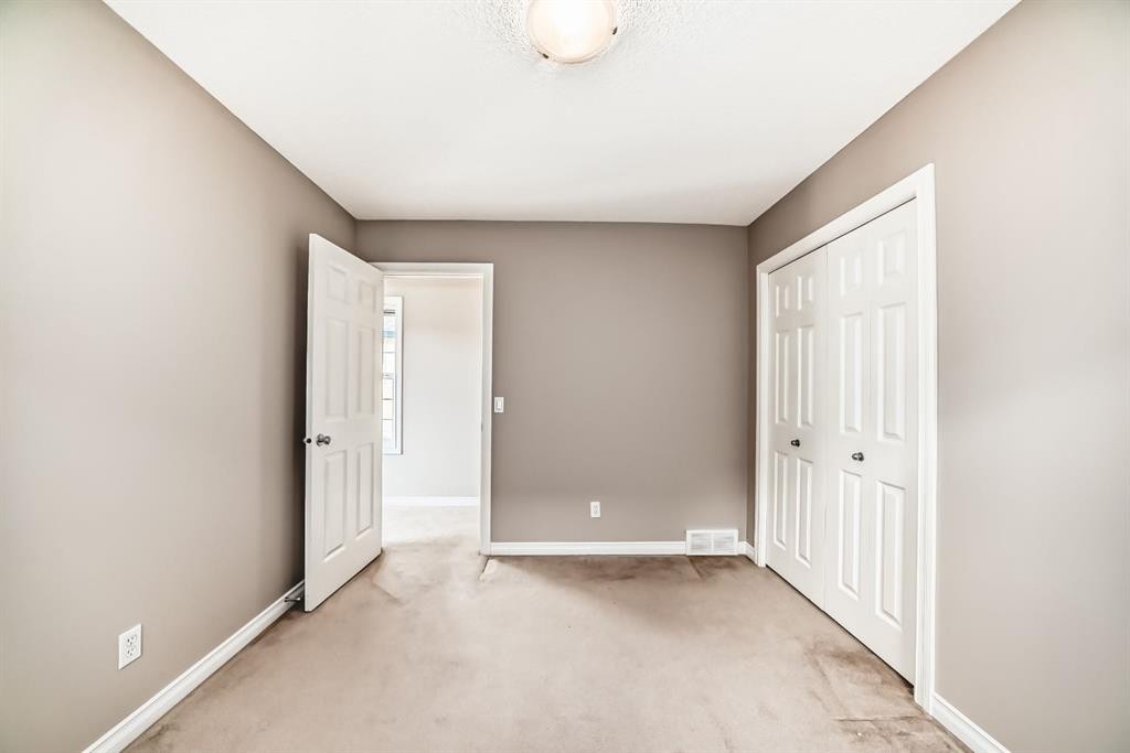 269 Covewood Circle Ne, Calgary, AB - Indoor Photo Showing Other Room