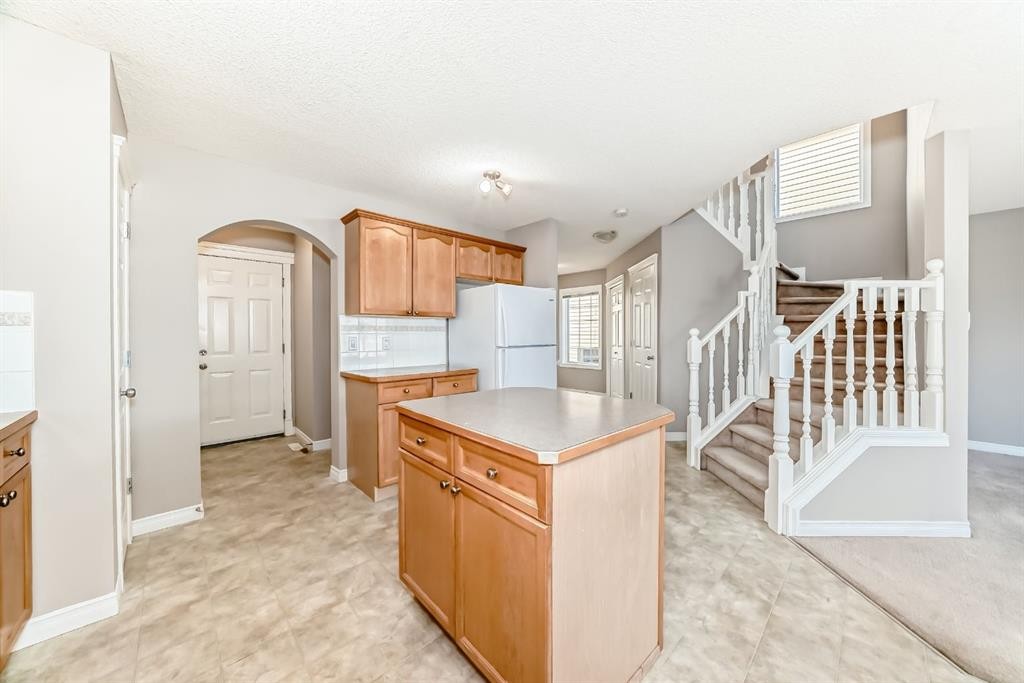 269 Covewood Circle Ne, Calgary, AB - Indoor Photo Showing Kitchen