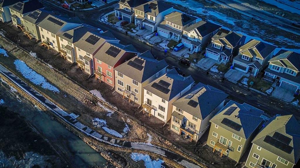 41 Cityside View Ne, Calgary, AB - With View