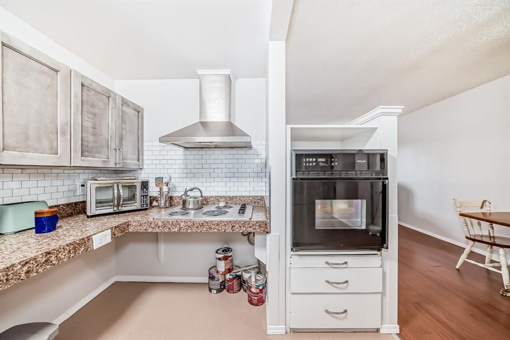 1802-3500 Varsity Drive Nw, Calgary, AB - Indoor