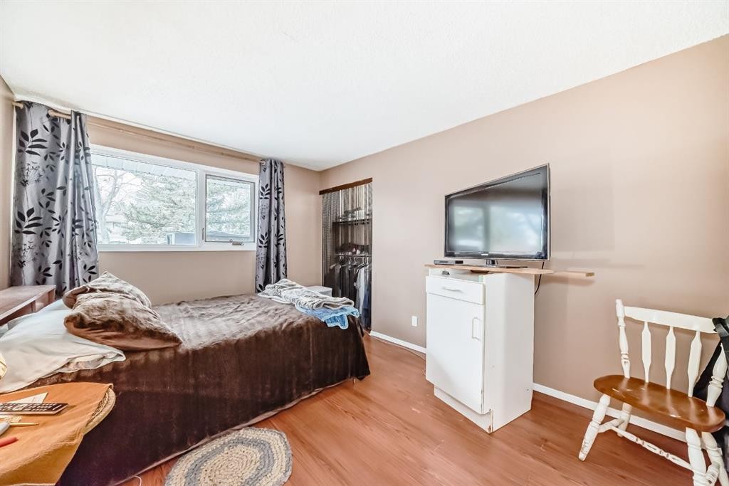 1802-3500 Varsity Drive Nw, Calgary, AB - Indoor Photo Showing Bedroom
