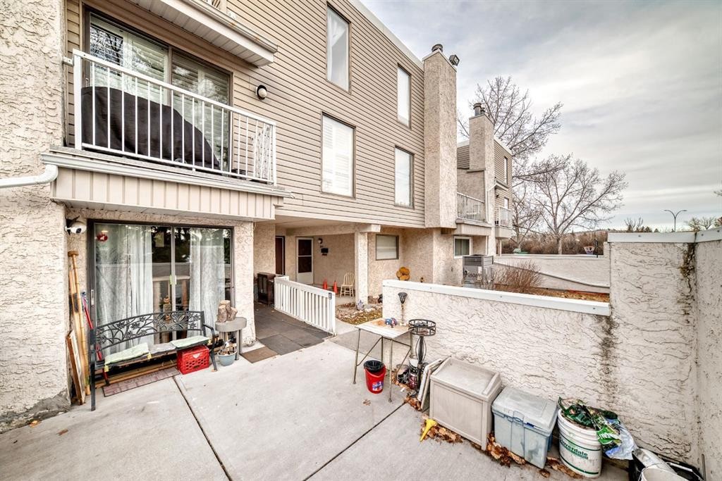 1802-3500 Varsity Drive Nw, Calgary, AB - Outdoor