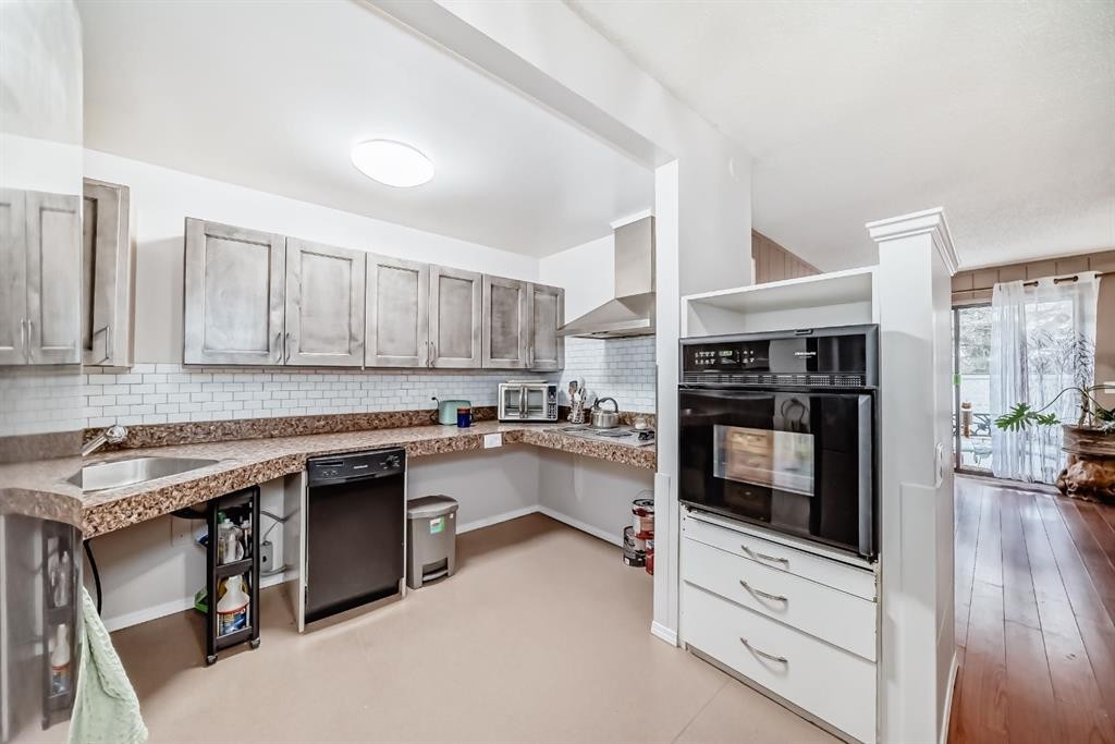 1802-3500 Varsity Drive Nw, Calgary, AB - Indoor