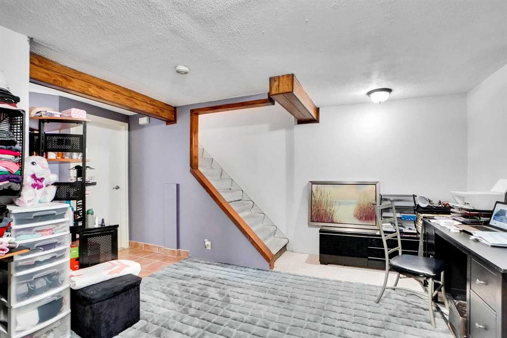 48 Templeridge Crescent Ne, Calgary, AB - Indoor