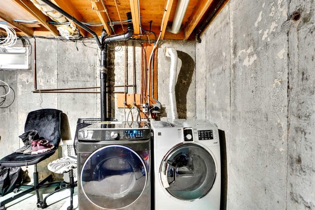 48 Templeridge Crescent Ne, Calgary, AB - Indoor Photo Showing Laundry Room
