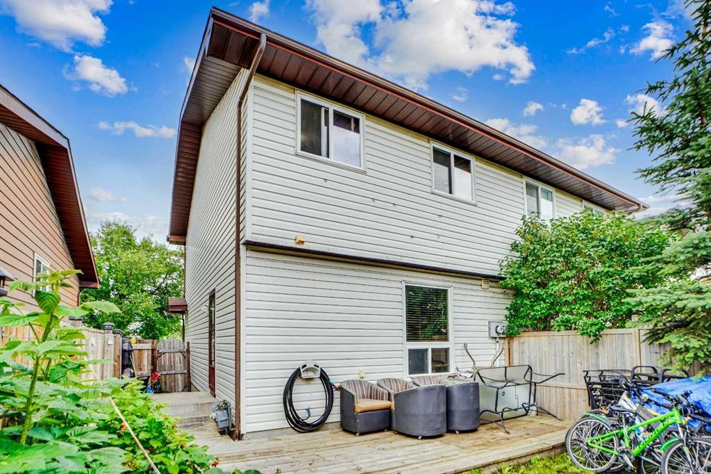 48 Templeridge Crescent Ne, Calgary, AB - Outdoor With Exterior