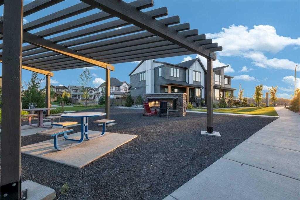16 Treeline Lane Sw, Calgary, AB - Outdoor