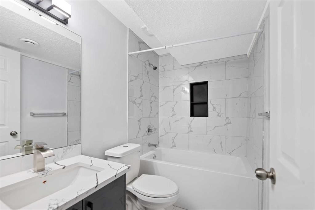 154 Taralake Way Ne, Calgary, AB - Indoor Photo Showing Bathroom