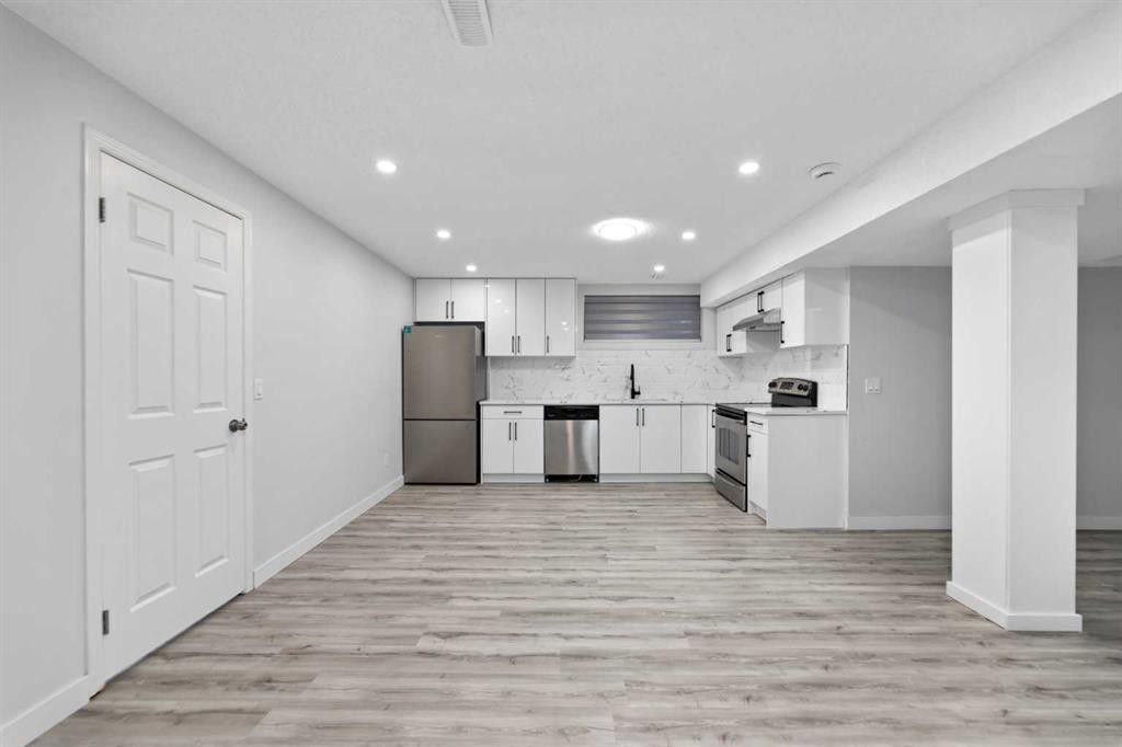 154 Taralake Way Ne, Calgary, AB - Indoor Photo Showing Kitchen