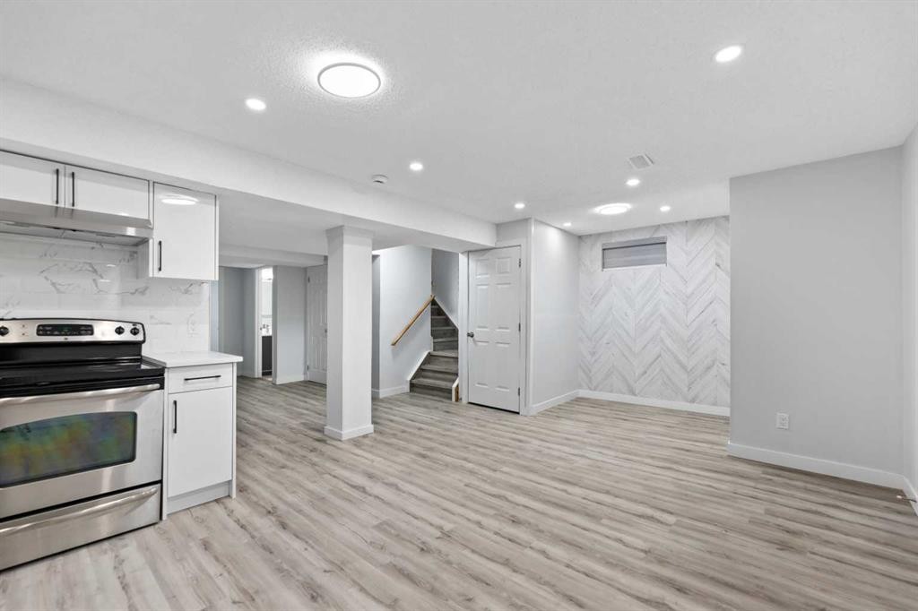154 Taralake Way Ne, Calgary, AB - Indoor Photo Showing Kitchen