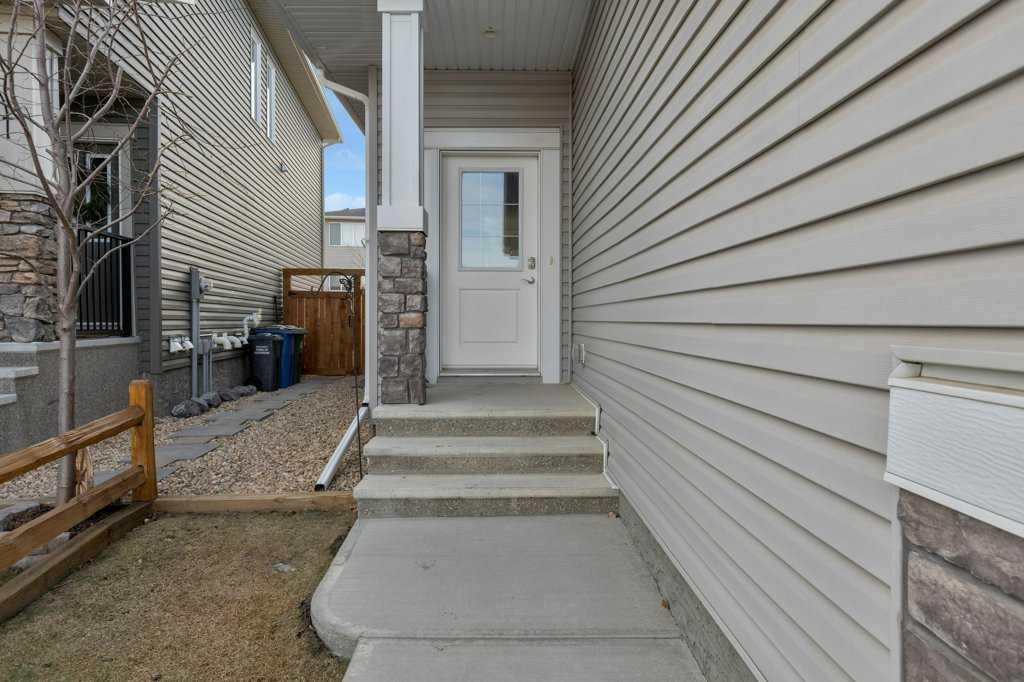 137 Willow Park North, Cochrane, AB - Outdoor With Exterior