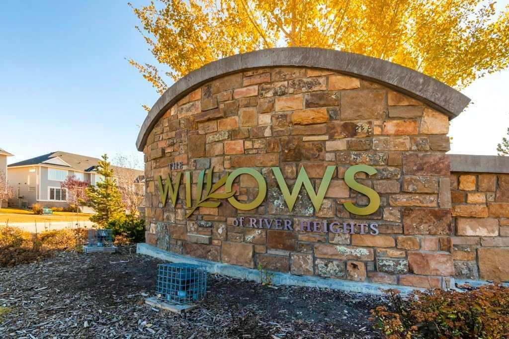 137 Willow Park North, Cochrane, AB - Outdoor