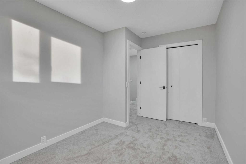7842 21A Street Se, Calgary, AB - Indoor Photo Showing Other Room