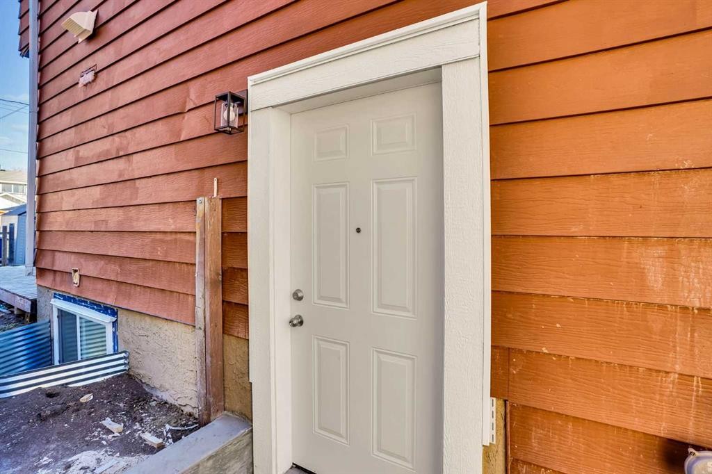 7842 21A Street Se, Calgary, AB - Outdoor With Exterior